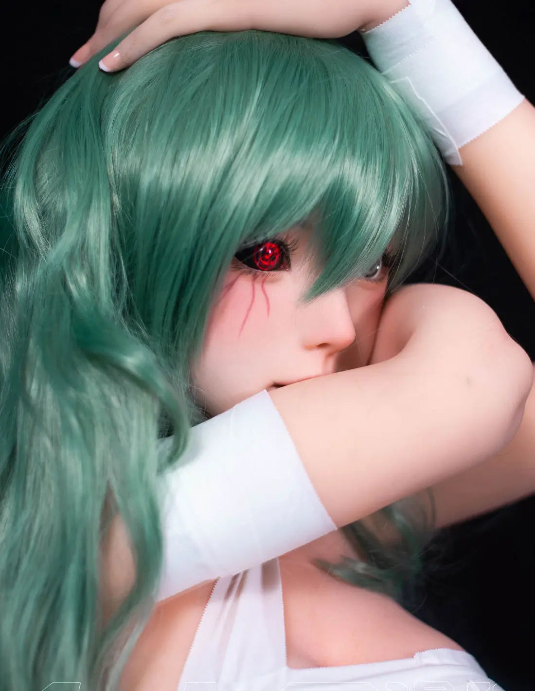 Alayah, green long wavy hair, white crop top, white shorts, dark studio lighting, Takatsuki Sen Eto Tokyo Ghoul, half-human half-ghoul, standing on a red carpet, with a steel doll stand held between the thighs, one red & black ghoul eye, ghroul eye close up, one green human eye – anime cosplay fantasy sex doll by TopLoveDoll