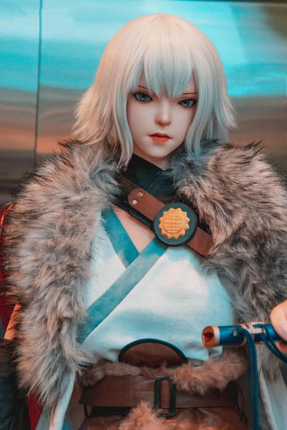 Alejandra, white short hair, teal leather combat armor, fur collar, leg bindings, Bai Yue Kui Ling Cage apocalypse queen, looking at the camera – Chinese anime cosplay fantasy sex doll by TopLoveDoll