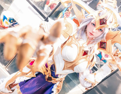Alena, silver-white long hair, gold ruby crescent crown, white gold imperial armor, blue gold skirt, Diana Lunar Goddess Prestige Emperor skin, high-contrast filter, looking at the camra, pointing her finger at the camera – League of Legends cosplay fantasy sex doll by TopLoveDoll
